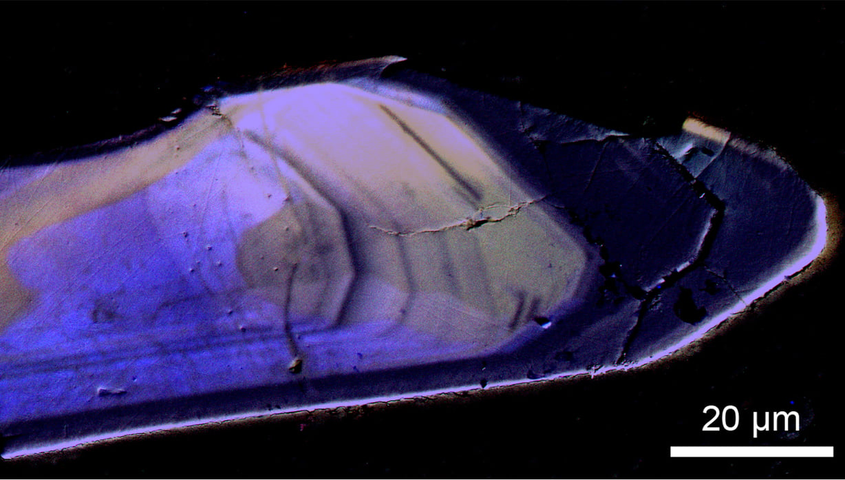 锆石晶体的RGB阴极发光图像